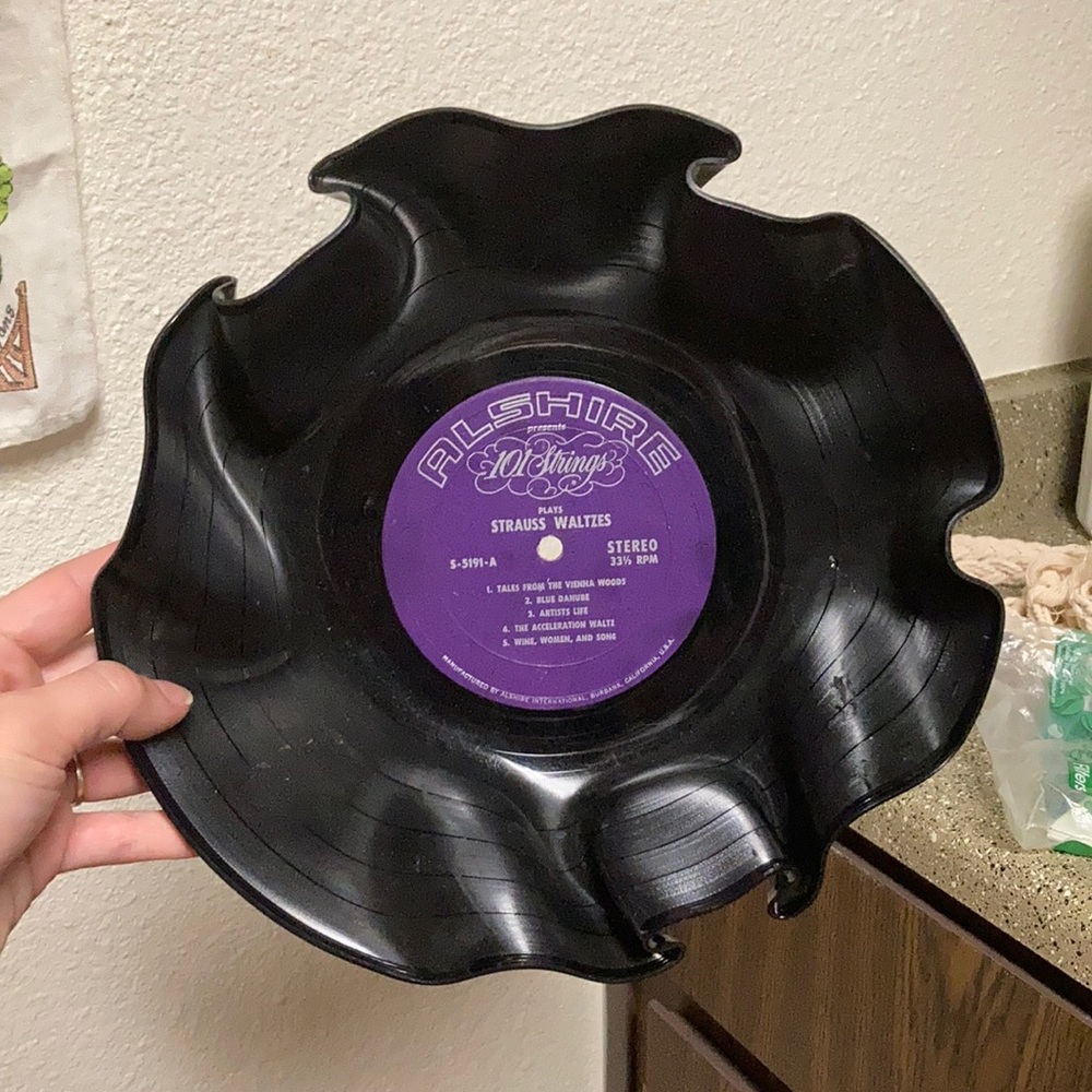 Vinyl record bowl